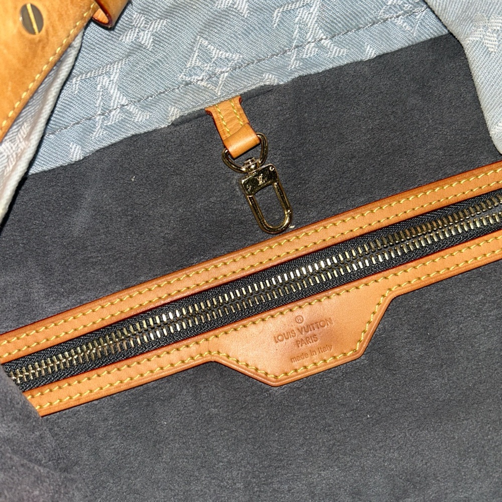 Louis Vuitton Blue Denim Monogram Daily GM Hobo Shoulder Bag - Picture 7 of 8